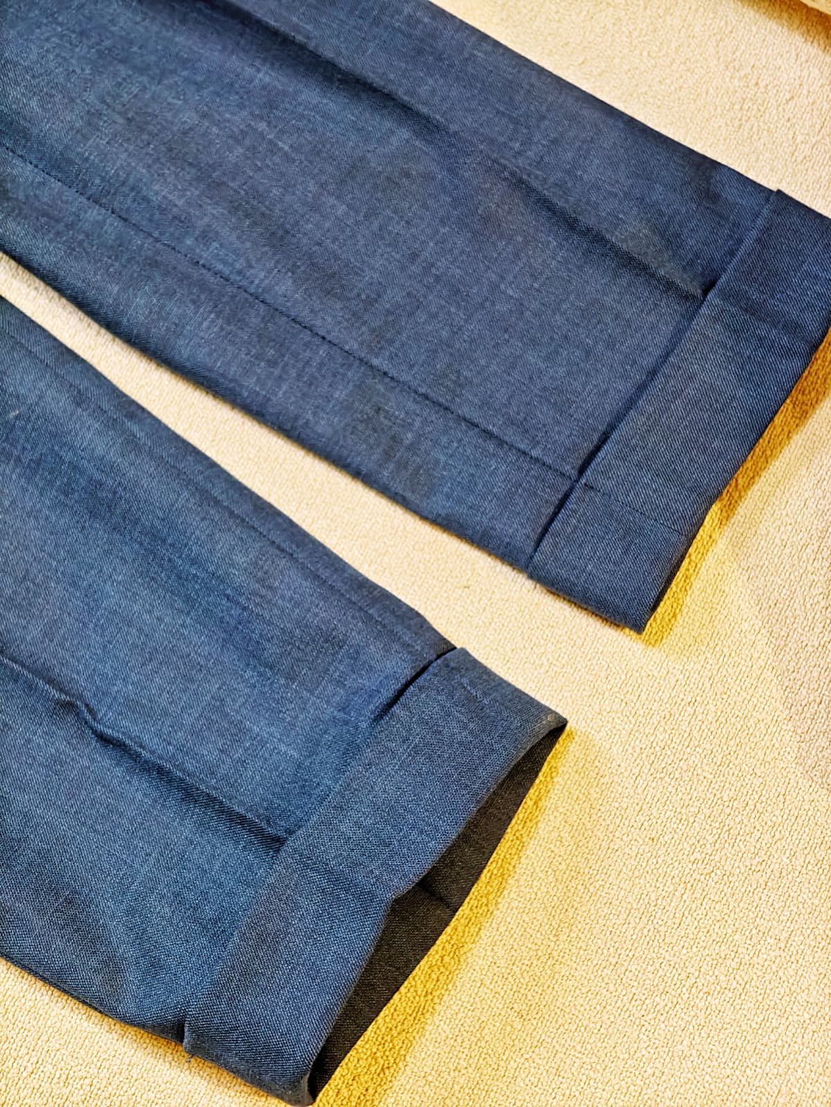 Stylish High-Waisted Pants with 4 Buttons & Double Pleats